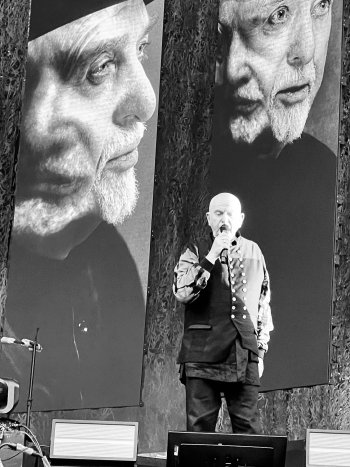 Peter Gabriel - Faces - Berlin 2023 - photo by Topsi Mueller