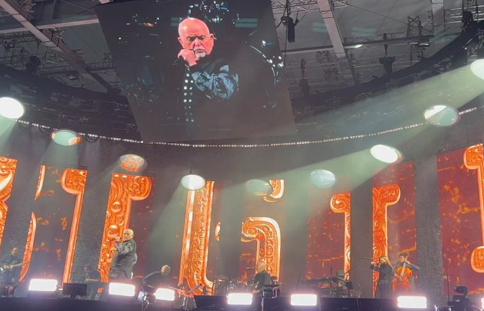 Peter Gabriel - photo by Topsi Mueller