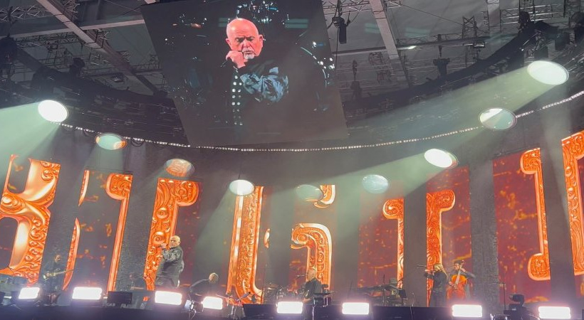 Peter Gabriel - photo by Topsi Mueller