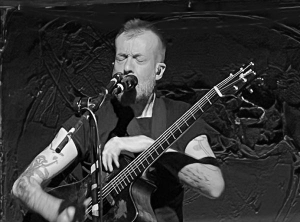 Jon Gomm